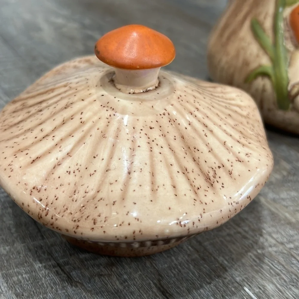 ARNELS Vintage 70’s Mushroom 🍄 Ceramic Retro watering pitcher w lid RARE find